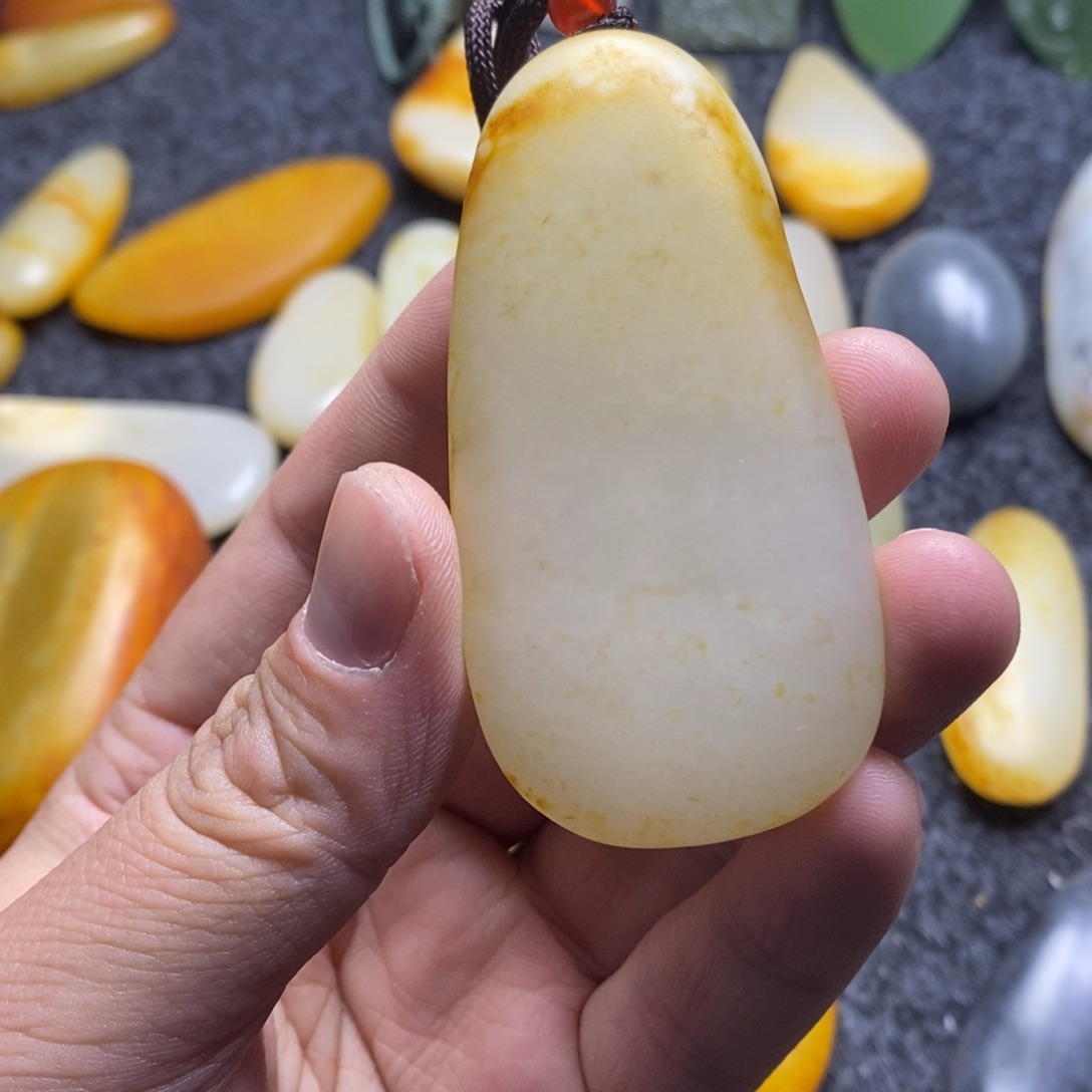 【闪购商品】和田玉颈饰未镶嵌