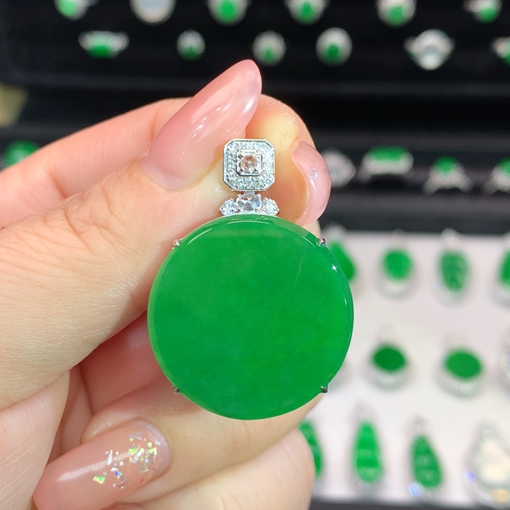 翡翠吊坠(不含链)18K金镶嵌