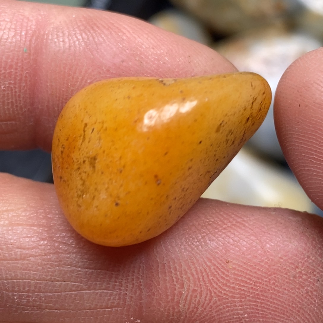 和田玉挂件足铂镶嵌