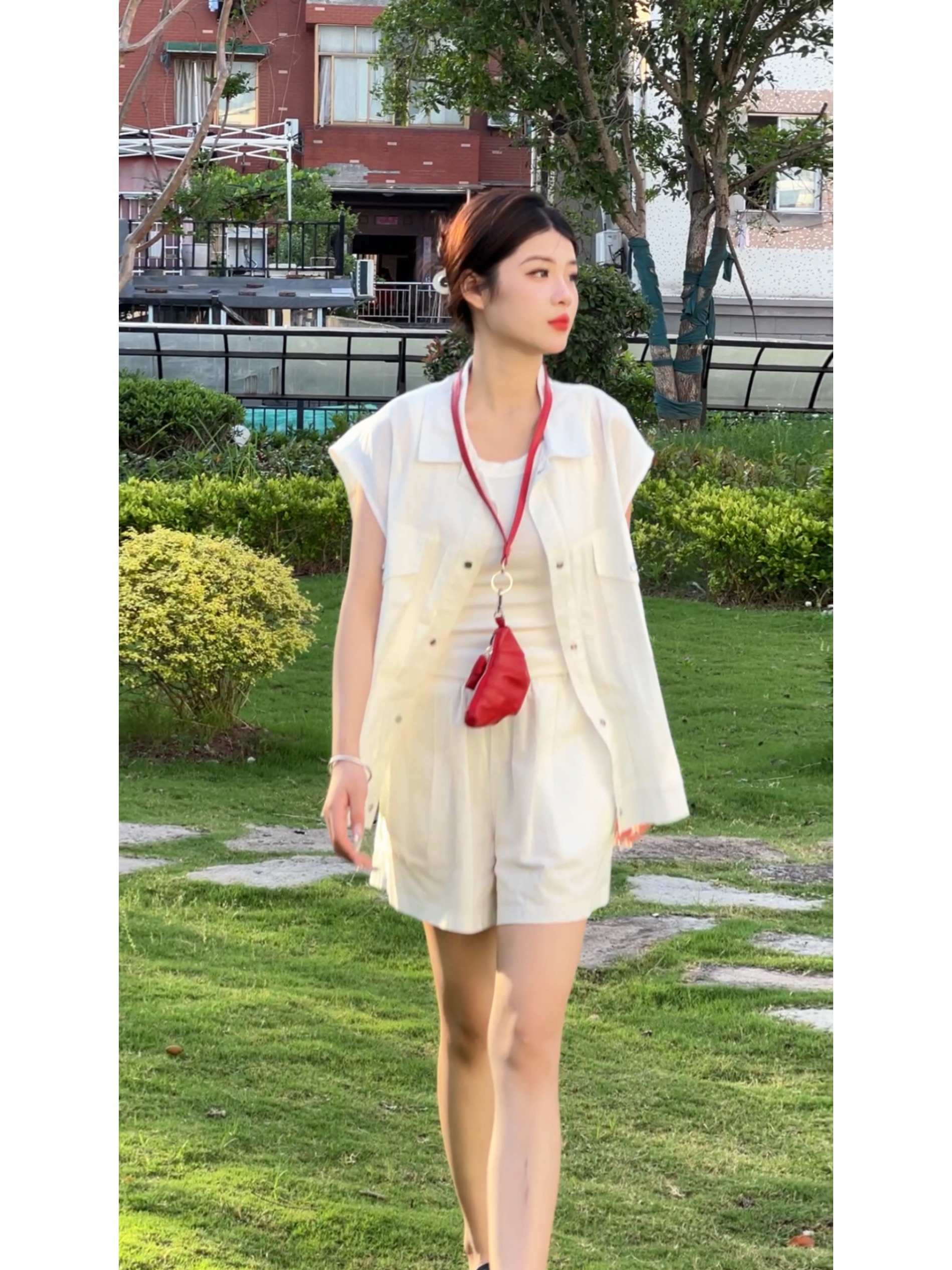 0545-夏季无袖小个子高端工装马甲短裤洋气棉麻料休闲两件套