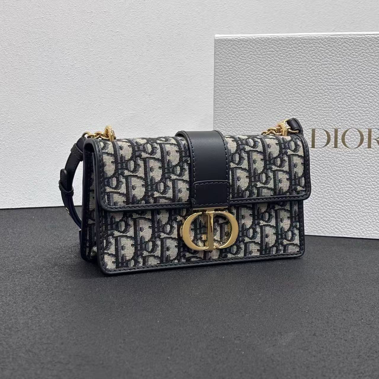 未使用 DIOR/迪奥 壹所奢品/蒙田30链条款 小号 单肩包 全新 元旦