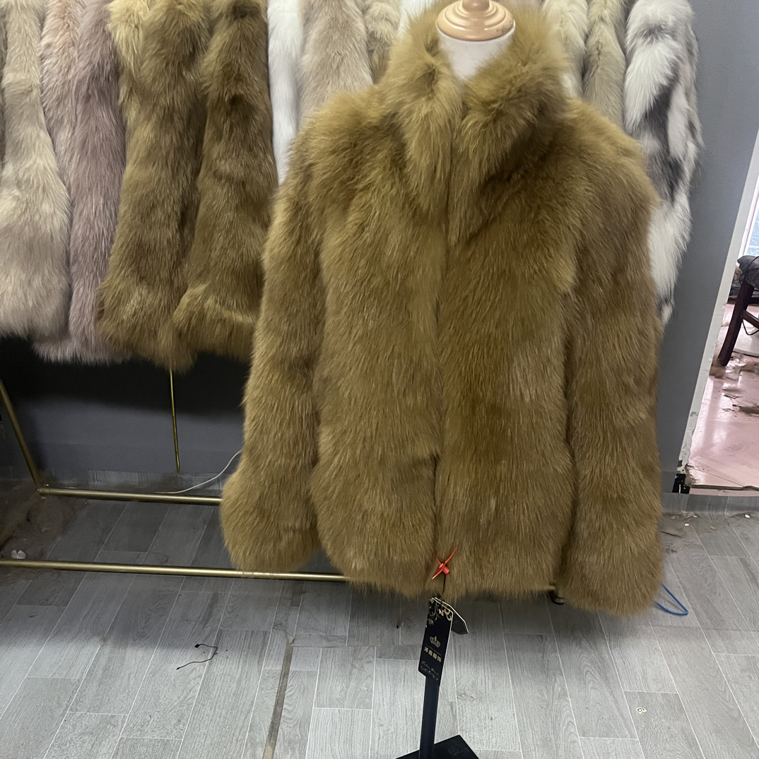 泽鑫万年七代立领狐狸整腹毛外套女款
