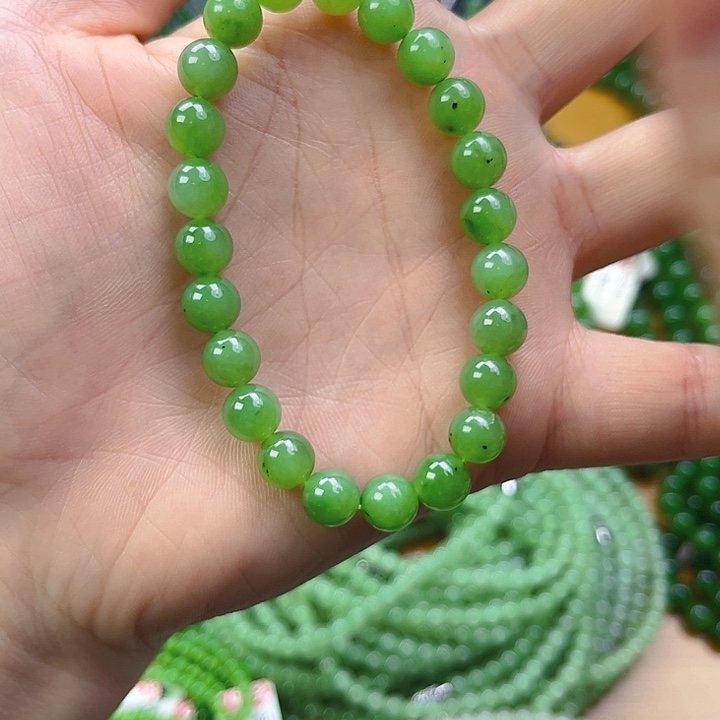 清***萱和田玉未镶嵌颈饰