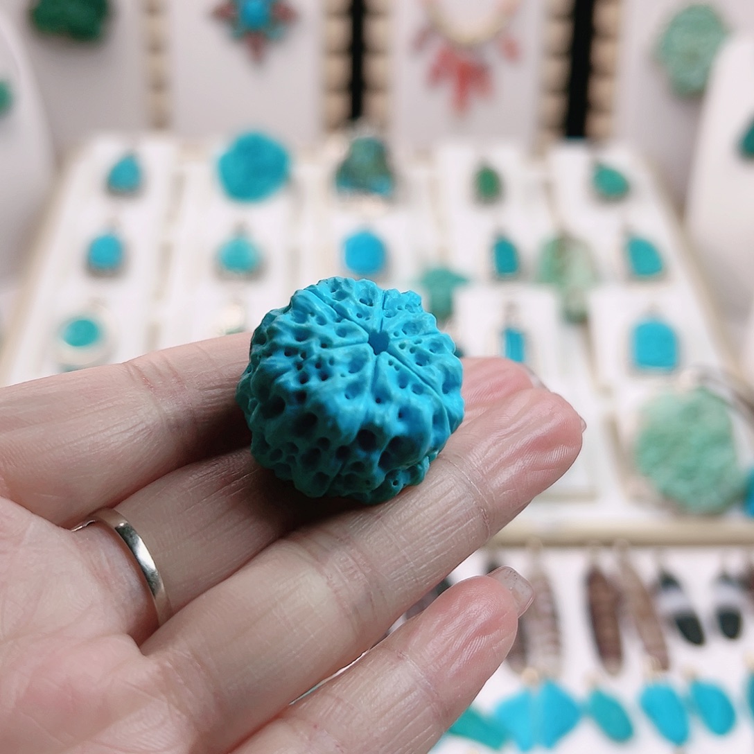 绿松石颈饰未镶嵌