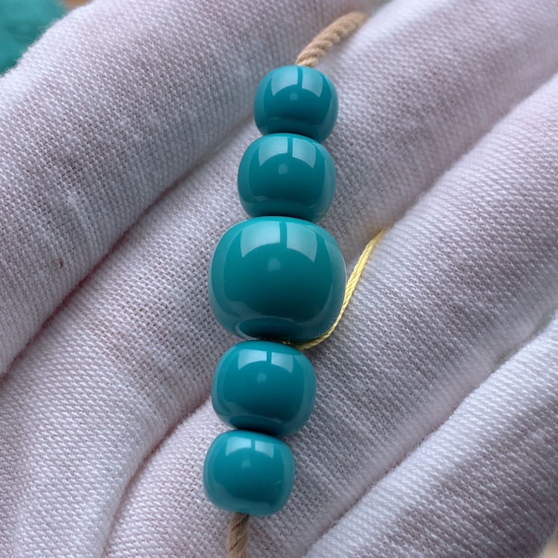 绿松石颈饰未镶嵌