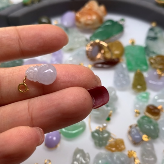 翡翠颈饰未镶嵌翡翠