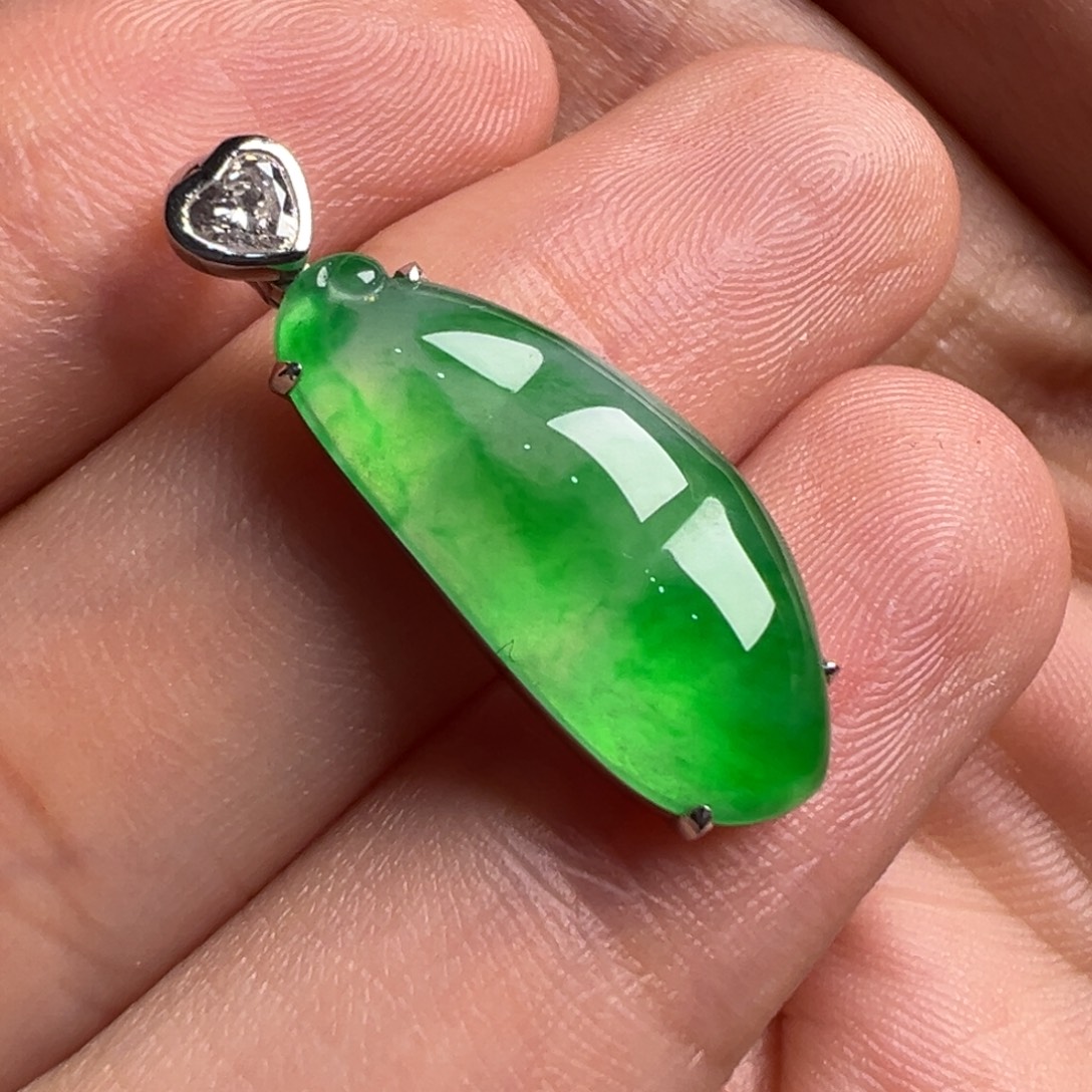 翡翠18K金镶嵌颈饰Y飘金丝翠福豆