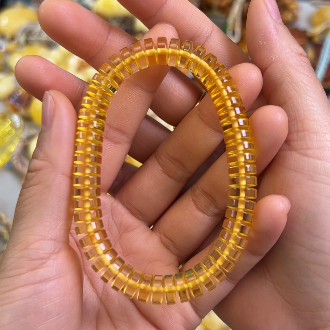 蜜蜡裸石未镶嵌琥珀