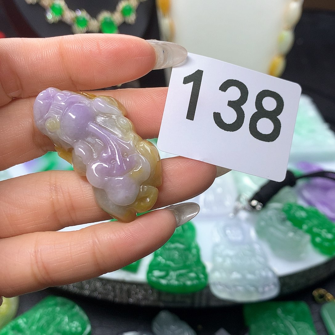 翡翠吊坠(赠链)未镶嵌