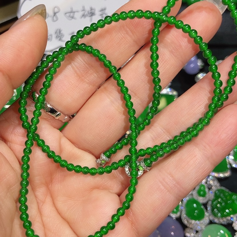 【闪购商品】翡翠颈饰未镶嵌天然翡翠