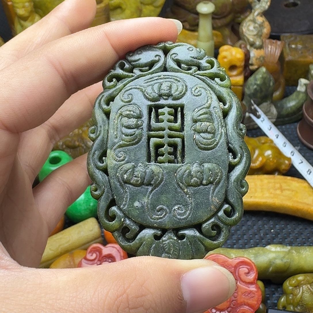 白玉菩提吊坠。。。