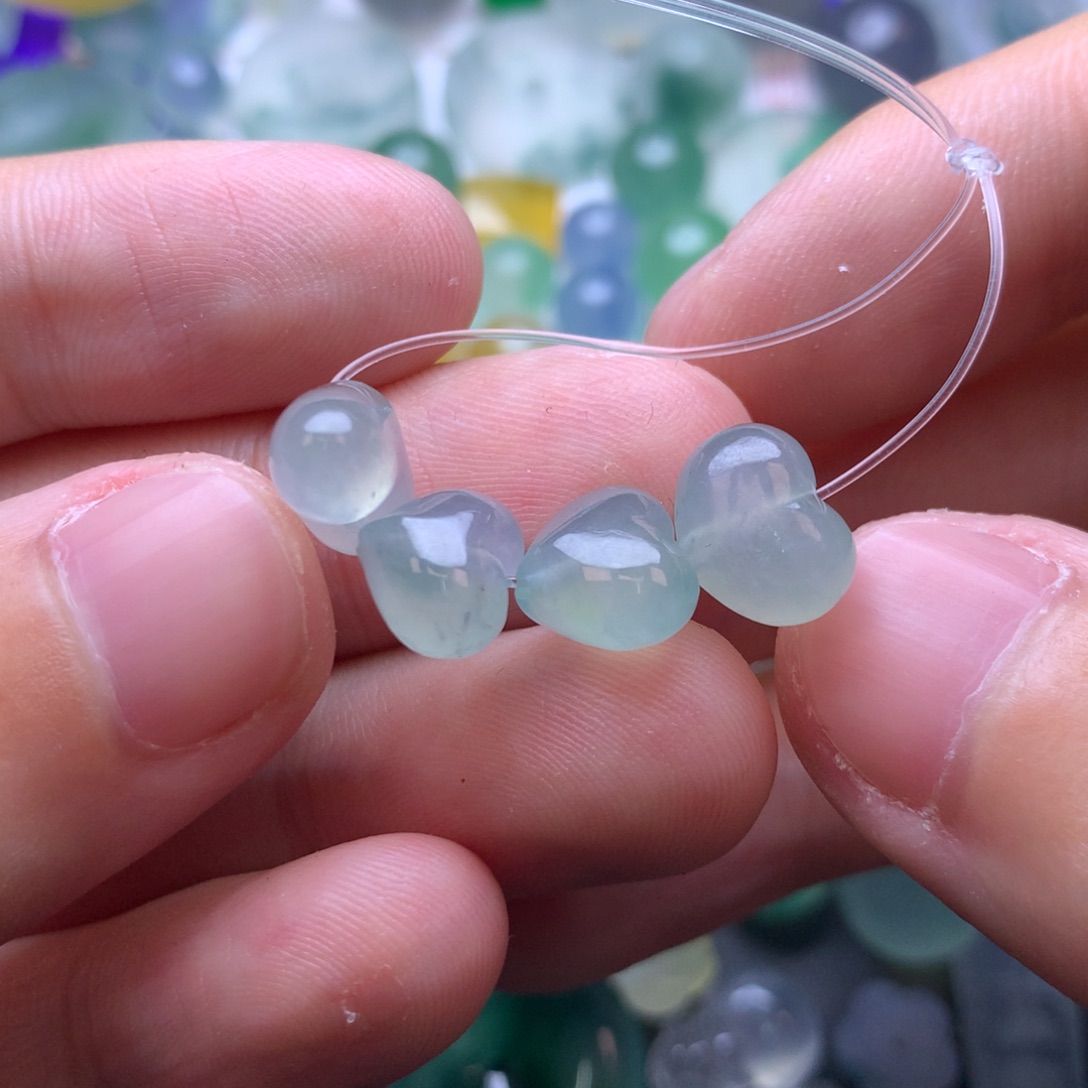 定制翡翠未镶嵌挂件