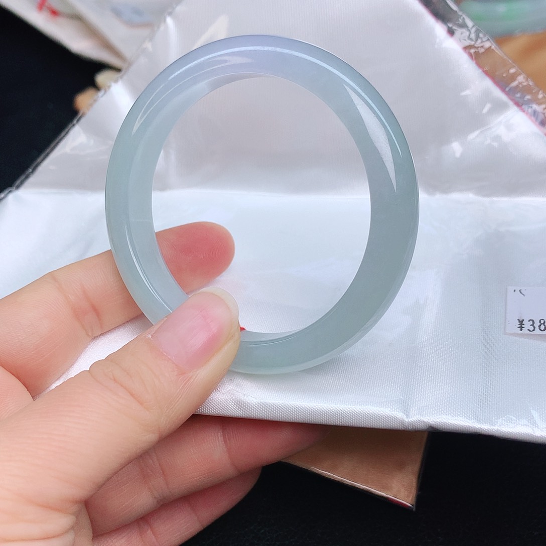 翡翠手镯未镶嵌?***?053cv v vv b b b