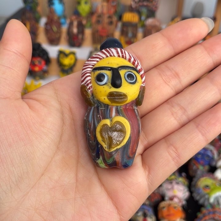 7腓尼基琉璃爱心娃1只