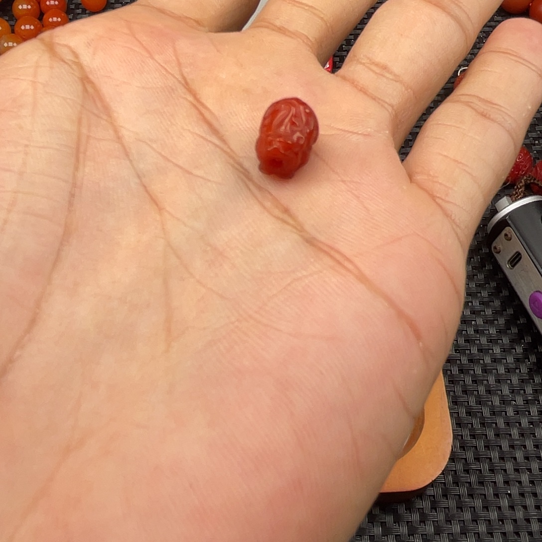 南红玛瑙足银镶嵌貔貅珠子卡8*11单颗