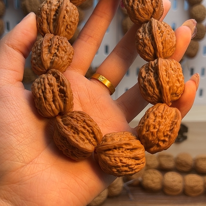 行***疆文玩核桃手串文玩核桃手串