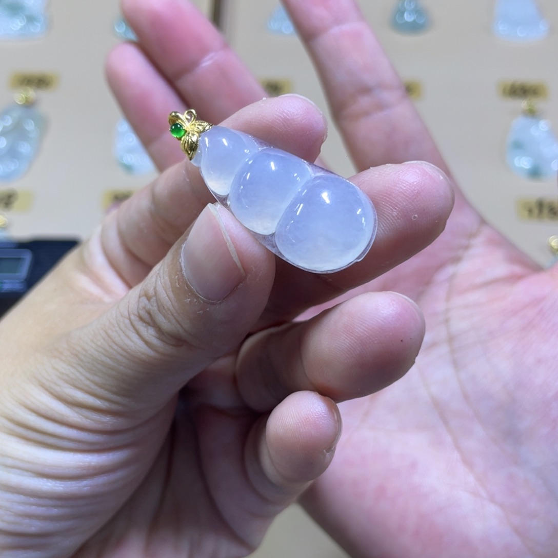 颈饰18K金镶嵌翡翠—*