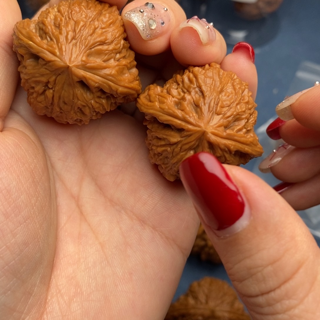 文玩核桃把件镠*南疆石553