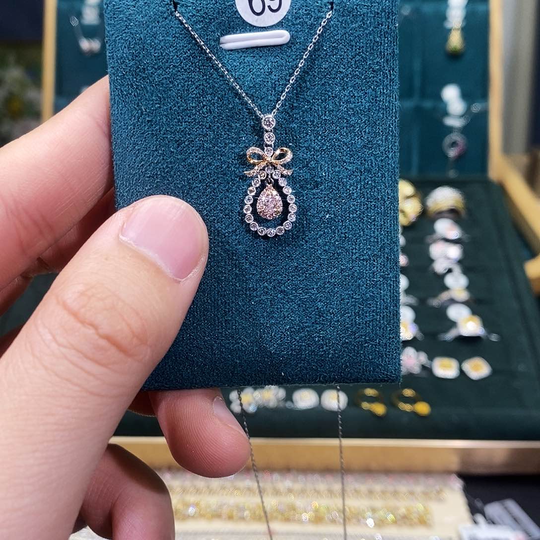 钻石颈饰18K金镶嵌项链