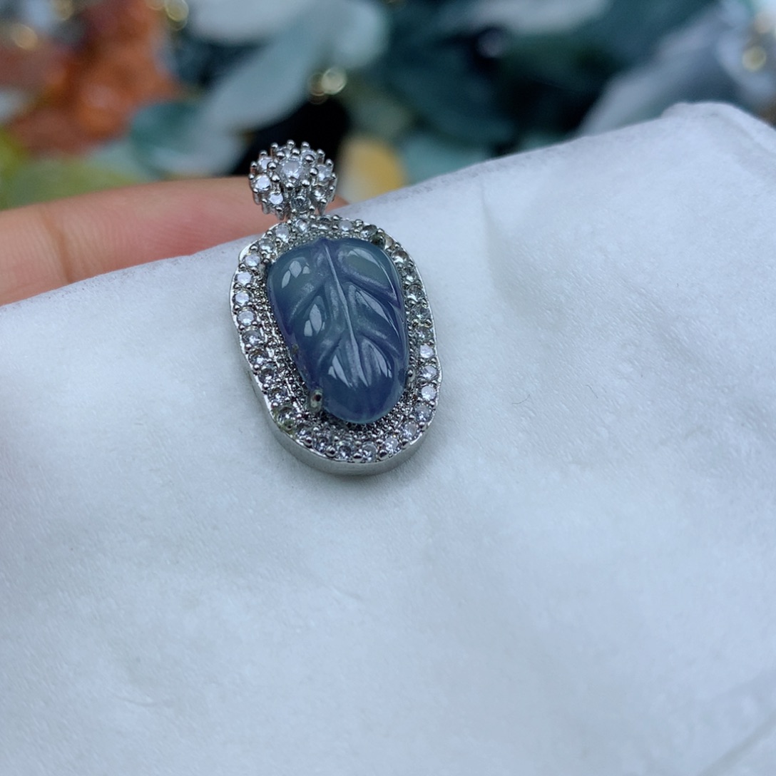 翡翠颈饰未镶嵌手串