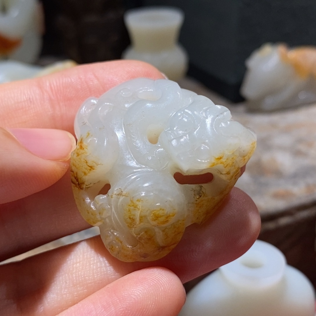 和田玉珠子未镶嵌見**…