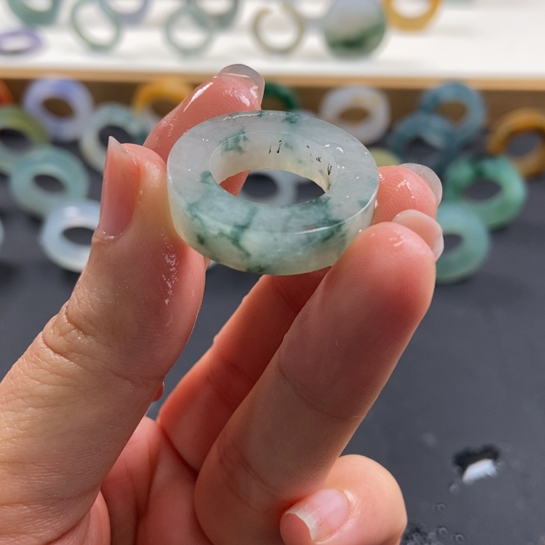 棉****定制翡翠未镶嵌翡翠