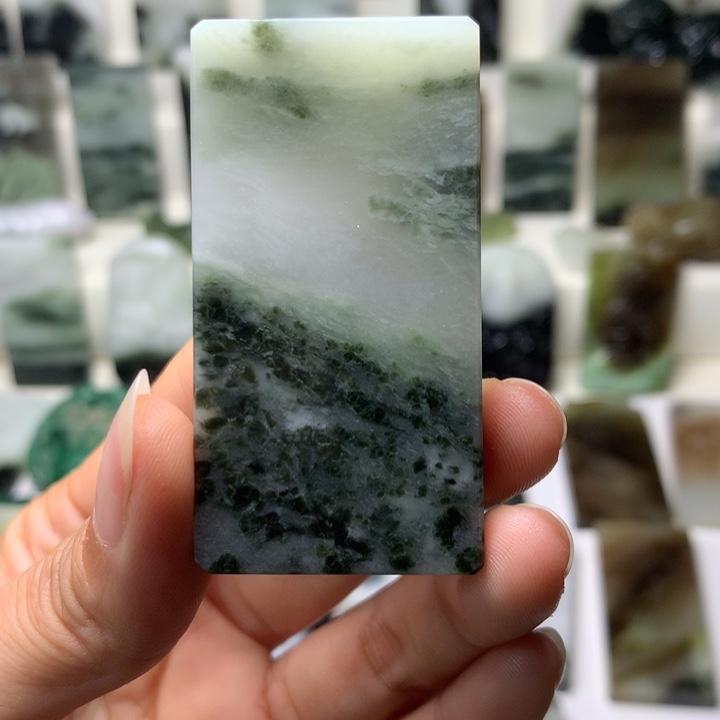 独山玉未镶嵌颈饰