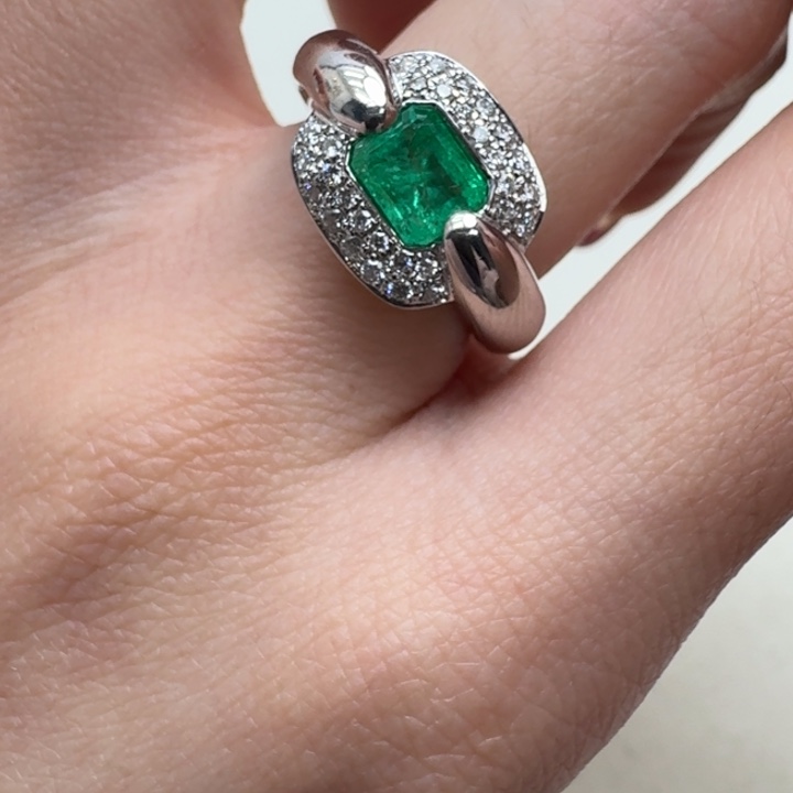 祖母绿戒指未镶嵌