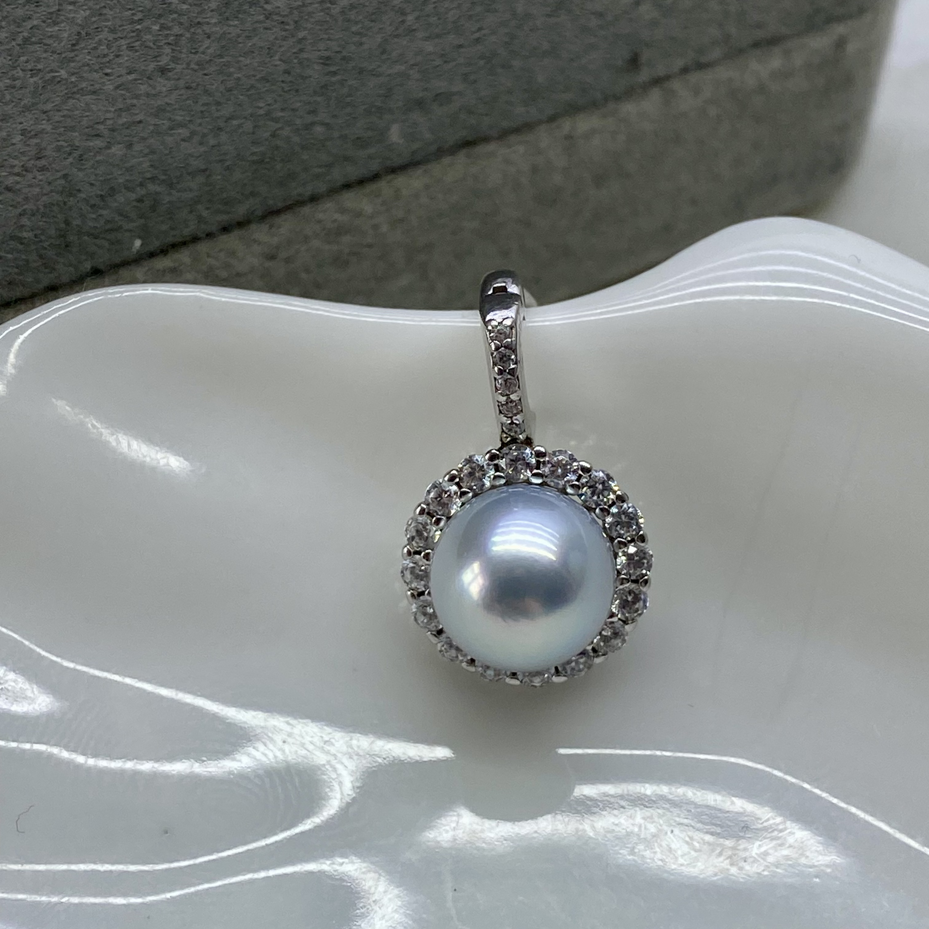 琪心海水akoya银蓝灰珍珠太阳花可掰扣吊坠8-9