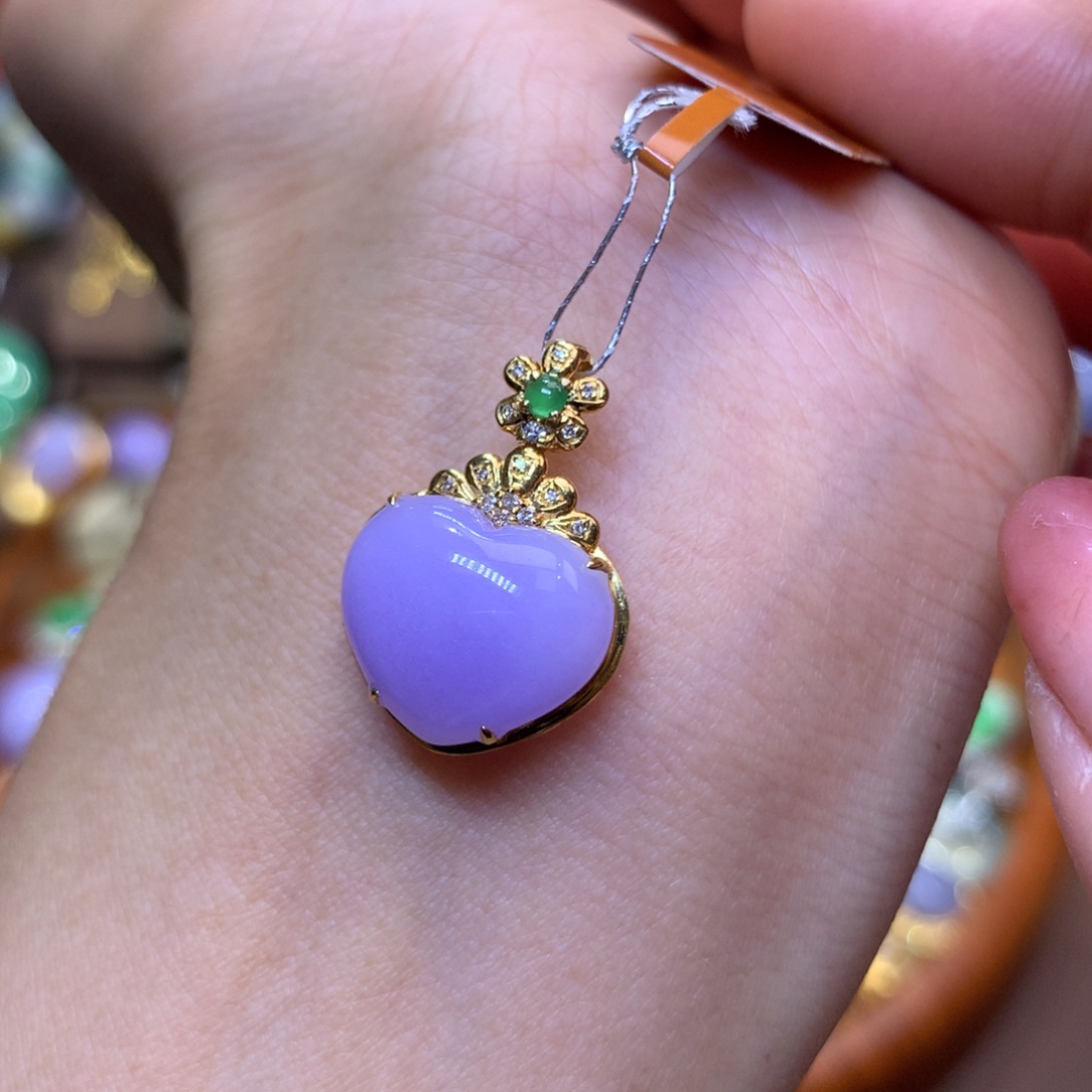 翡翠18K金镶嵌颈饰