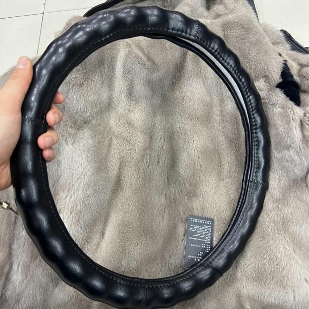 真皮头层牛皮方向盘把套小车通用黑色把套