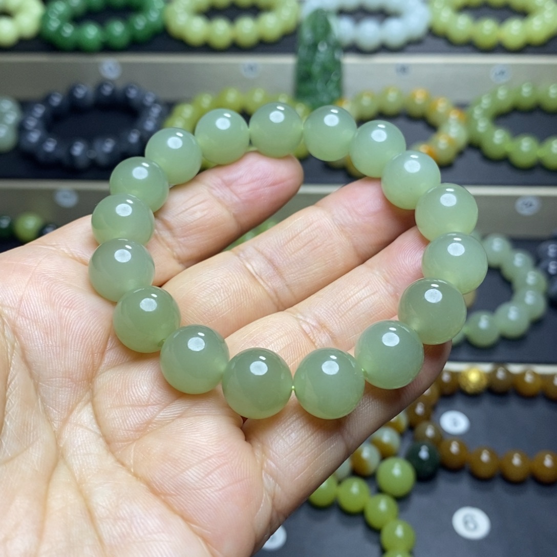 和田玉未镶嵌手串