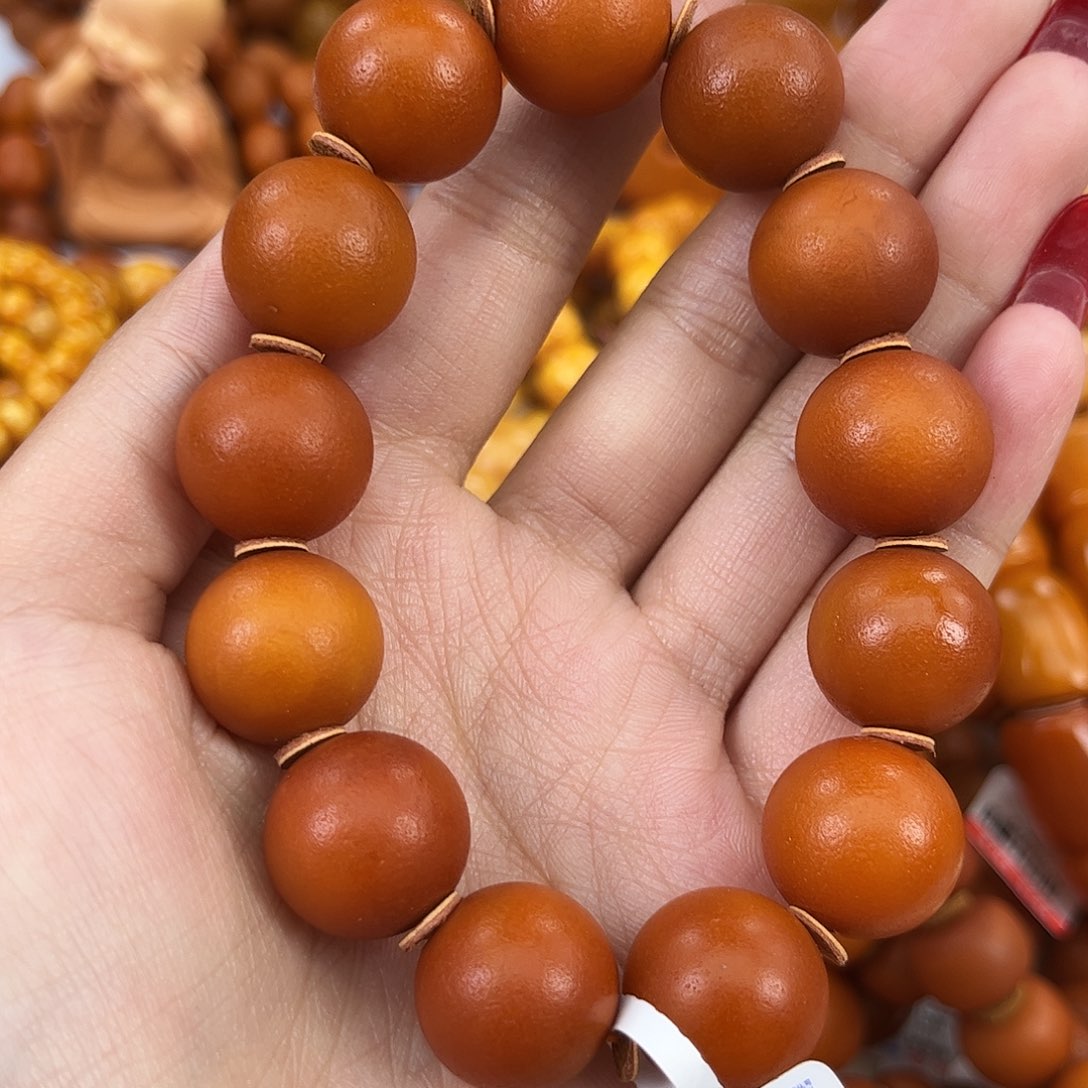 琥珀颈饰未镶嵌蜜蜡