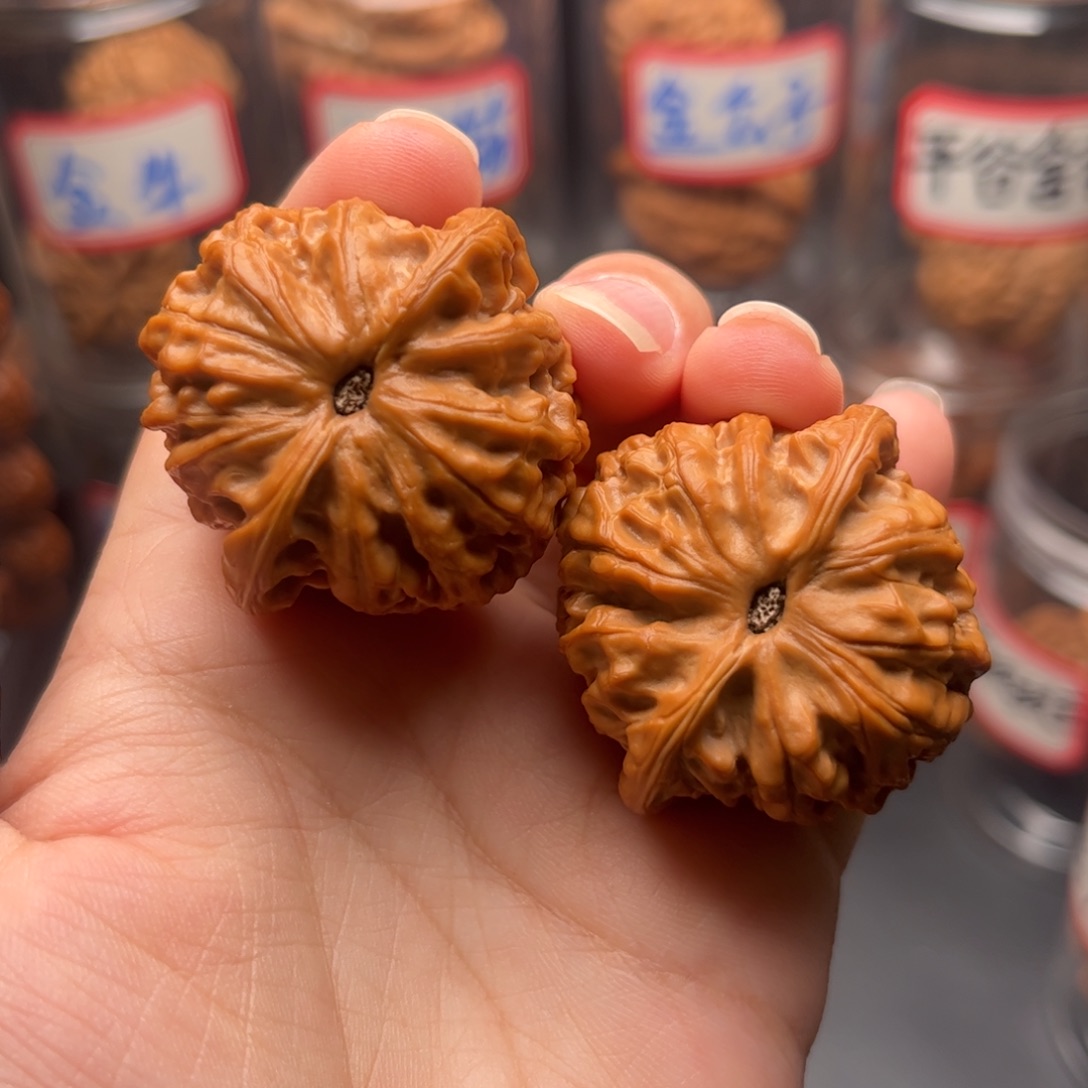 张***r把件文玩核桃38金牛