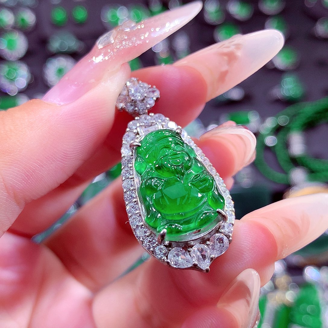 翡翠未镶嵌颈饰挂件