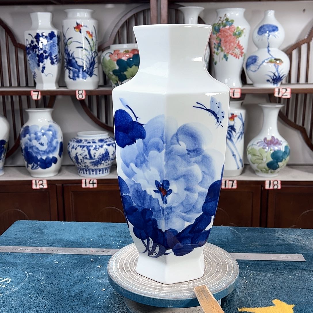 摆件景德镇陶瓷6青牡