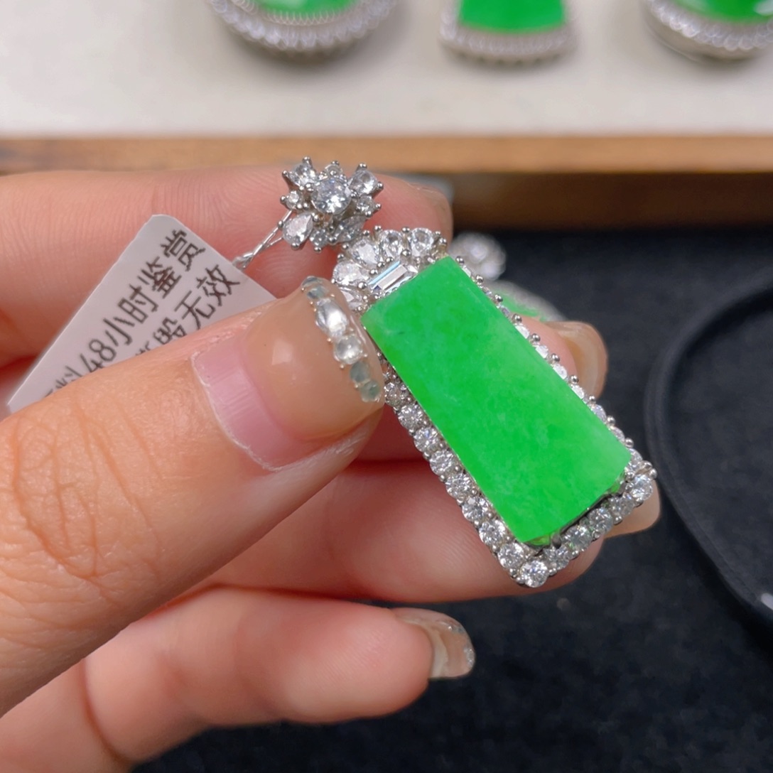 翡翠颈饰银S925镶嵌v b b b b