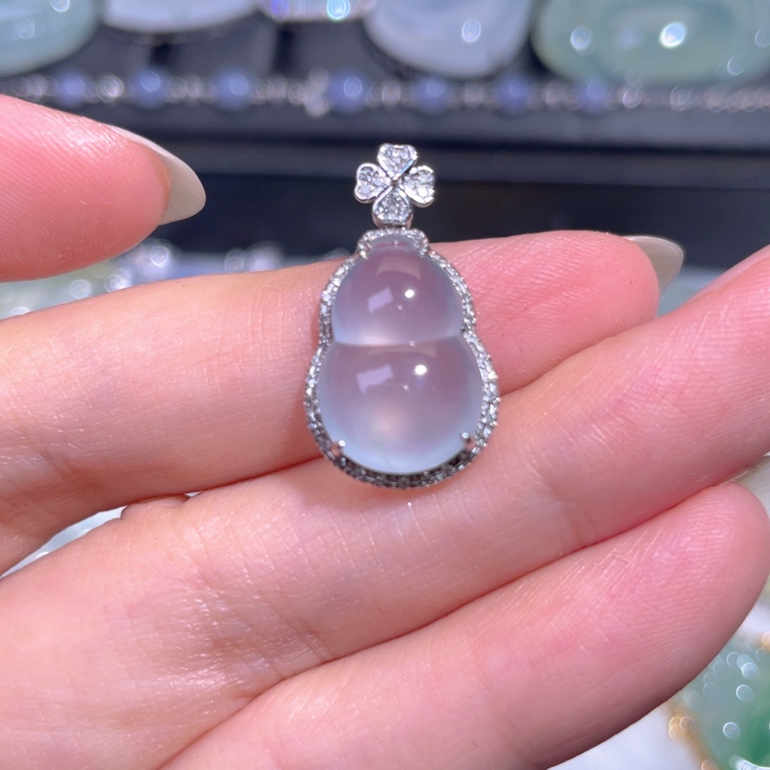 颈饰18K金镶嵌翡翠翡翠