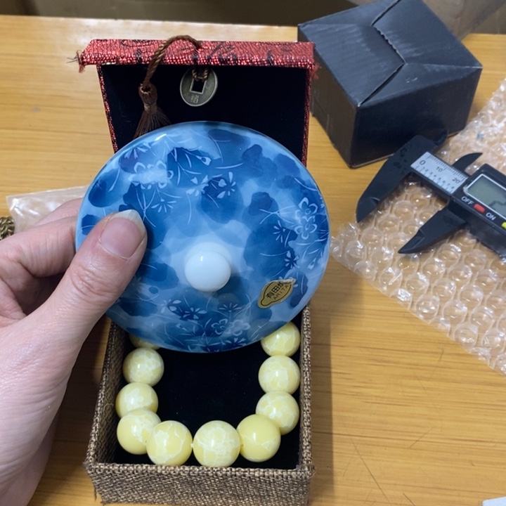 摆件哈中古工艺品一件