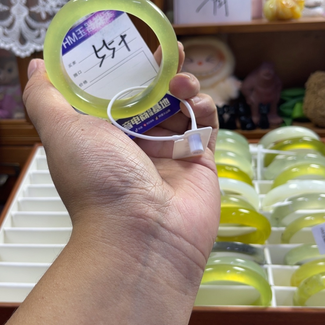 蛇纹石玉未镶嵌手镯498