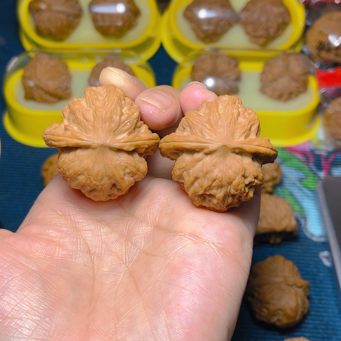 文玩核桃吊坠野狼