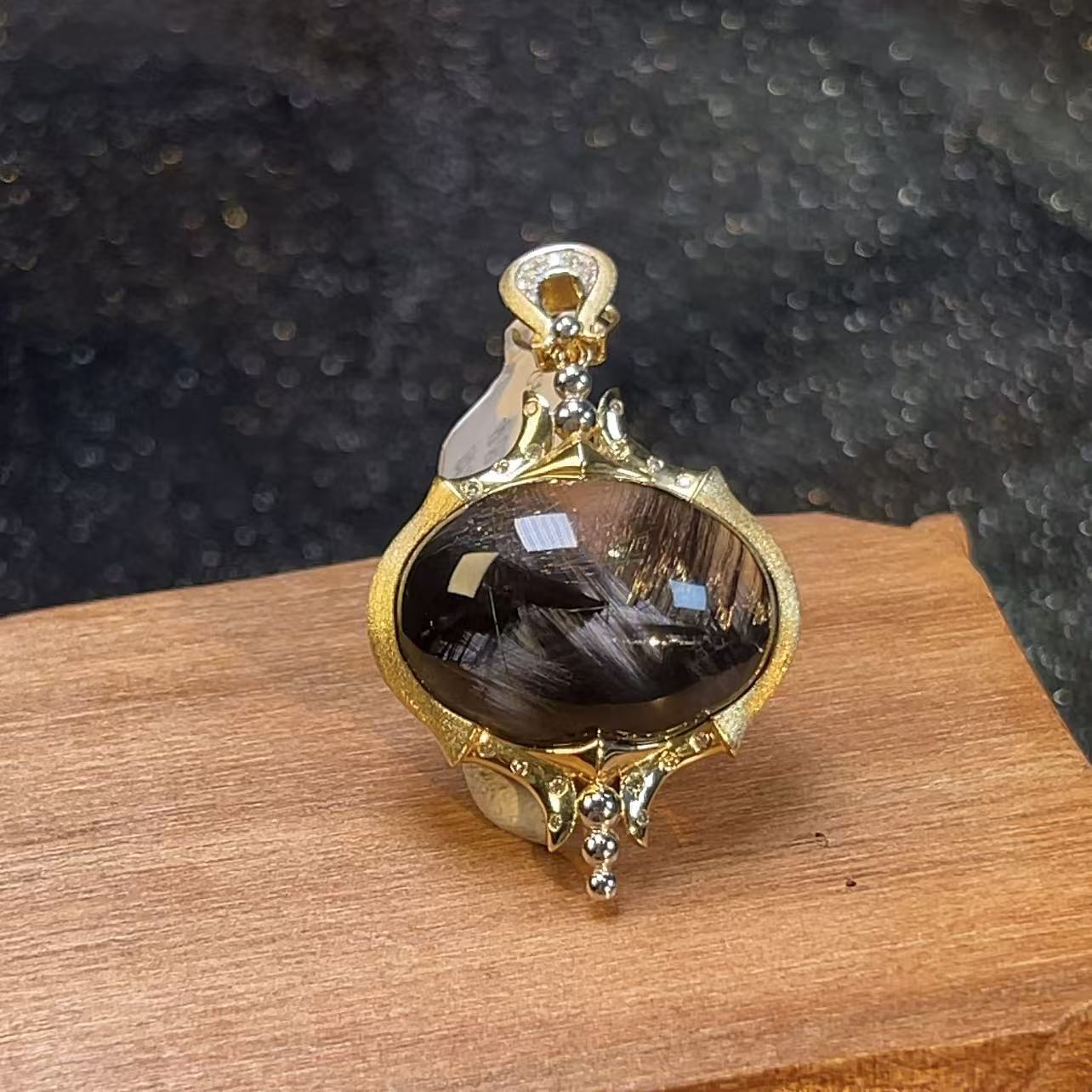 天然18k黑银钛吊坠