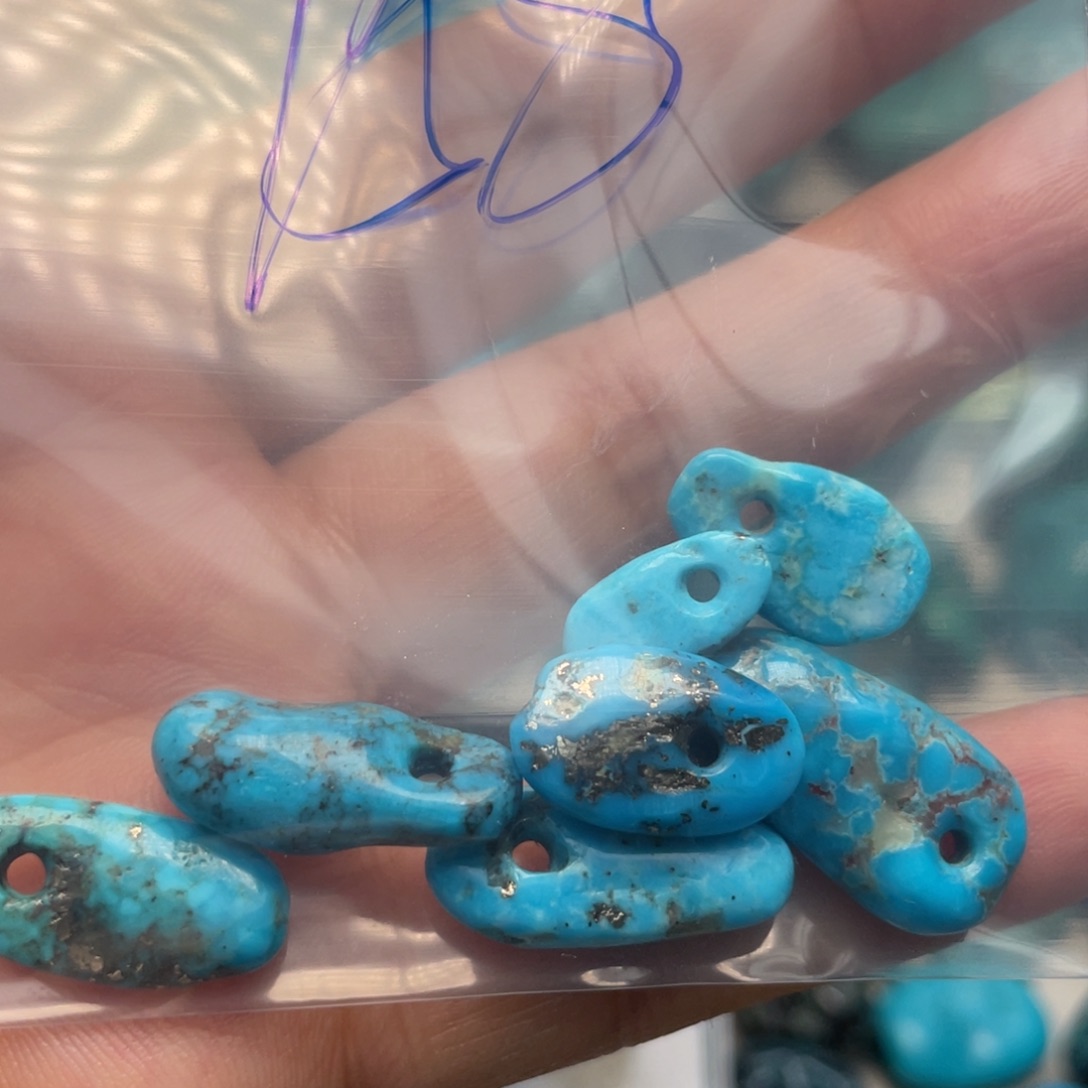 H***b绿松石未镶嵌颈饰