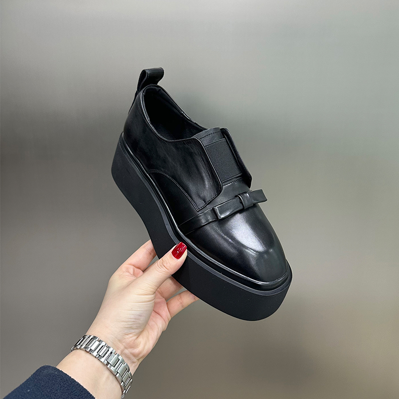 【左右华菲】5.5cm法式胎牛皮厚底乐福鞋2025春季新款黑色深口单鞋