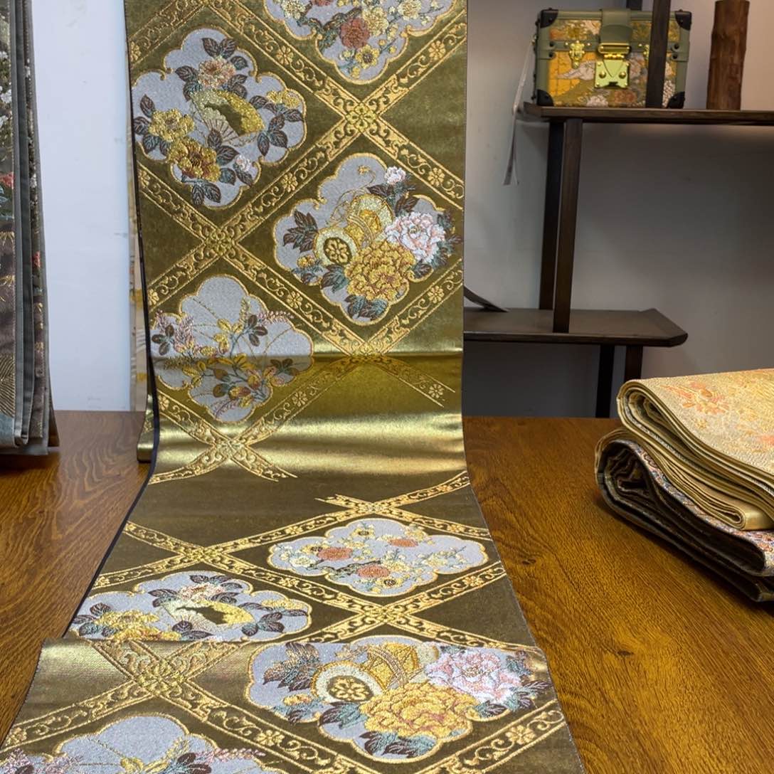 织绣织锦缎，织锦缎