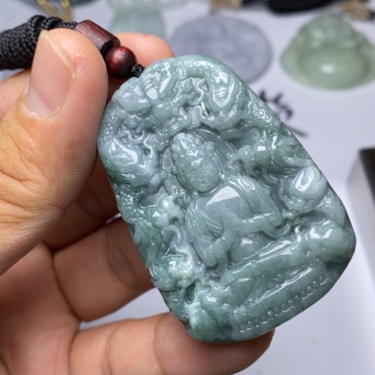 翡翠未镶嵌颈饰翡翠