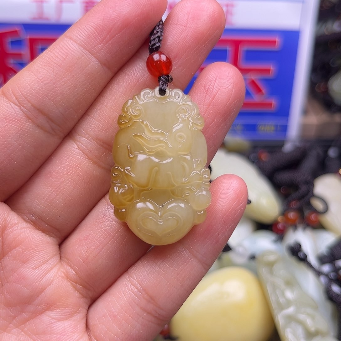 颈饰未镶嵌和田玉