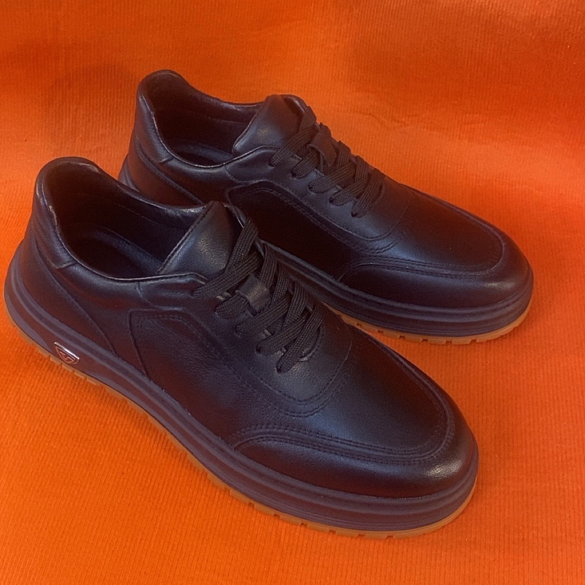 头层牛皮新款男士休闲鞋真皮透气男款皮鞋板鞋男鞋鞋子