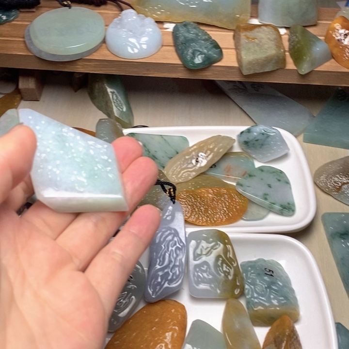 翡翠未镶嵌颈饰天然