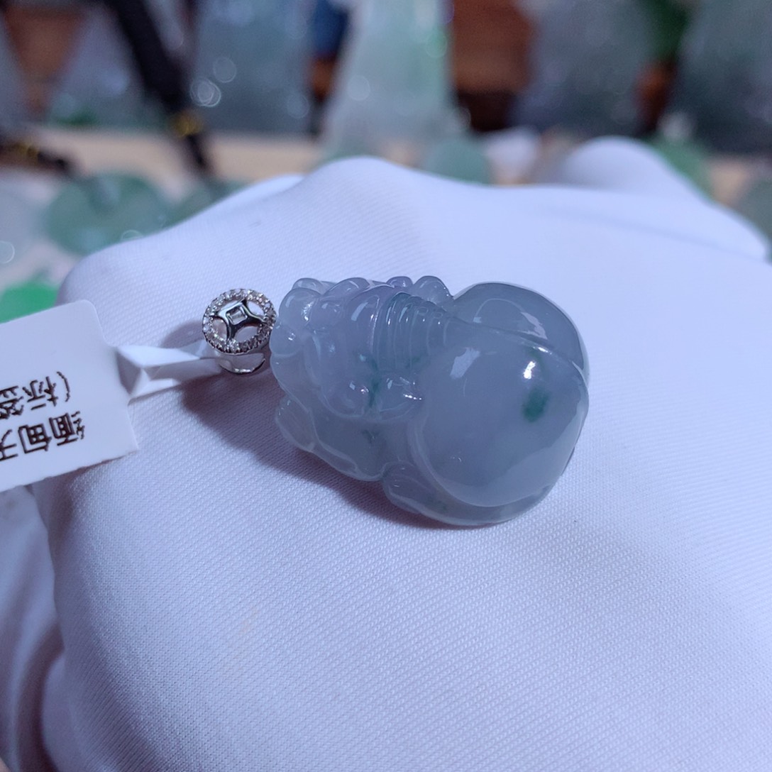 翡翠颈饰18K金镶嵌貔貅